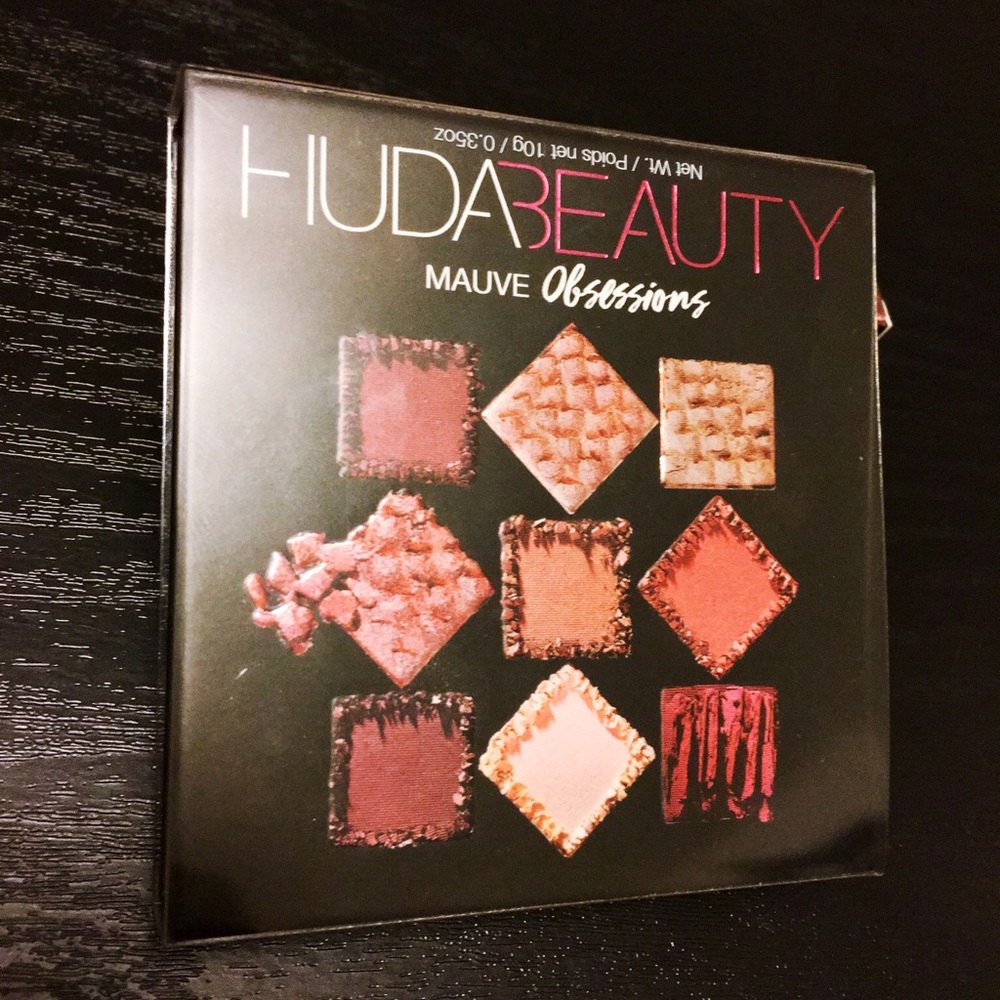 HUDA BEAUTY Obsessions Eyeshadow Palette😍